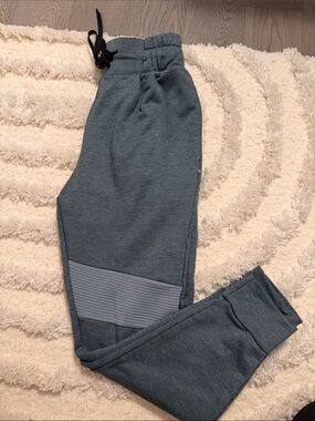On Jogger Pants with Rib-Knee Detail